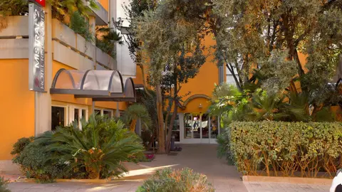 Mistral2 Hotel