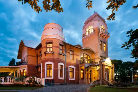 Villa Ammende Restaurant and Hotel