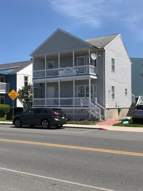 Lukas Apartments