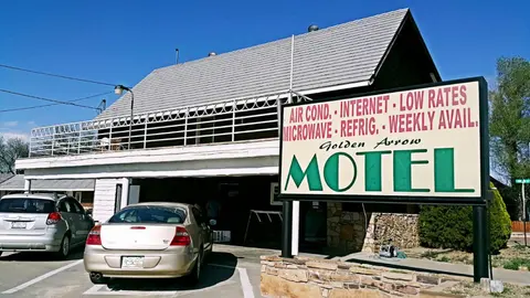 Golden Arrow Motel