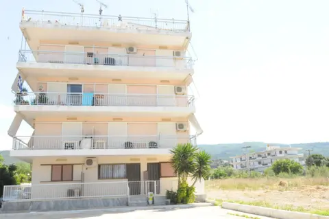 Kinetta Apartments