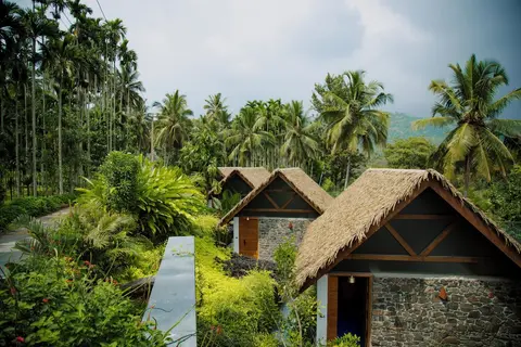 Maayaa riverside villa by KPM Tripenta