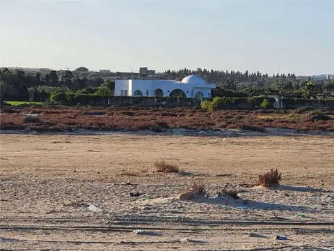 Yasmine Maamoura Beach