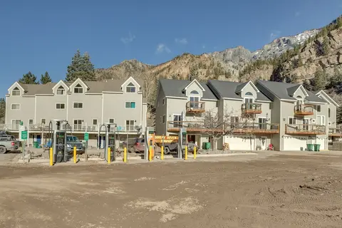 Spacious Ouray Townhome - Walk to Hot Springs!