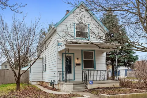 Morrill Modern Retreat Desirable Marion Village!