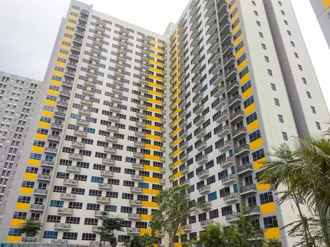 Modern and Comfortable Studio Apartment Springlake Summarecon near Summarecon