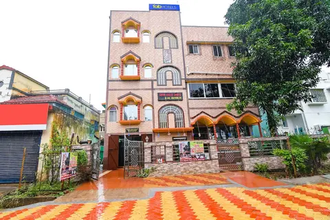 Fabhotel Sriya