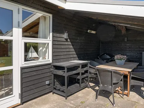 4 Person Holiday Home in Vaeggerlose