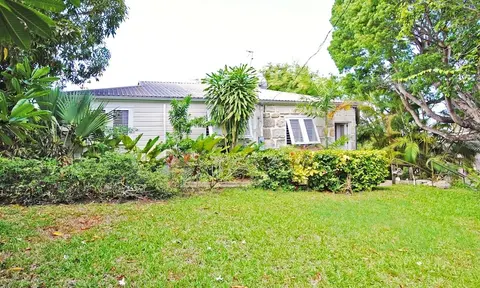 Charming 2-Bed Cottage By Beach by BSL Rentals