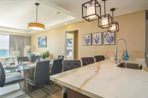 2 BR Ocean Front Pool