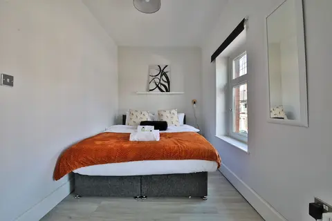 2Bed Flat Near City Centre