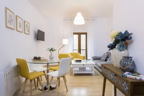 Cozy Apartment in Great Location 2 Bd. Plaza Nueva II