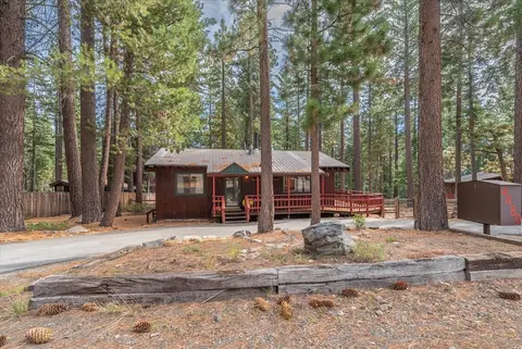 Cozy Pet Friendly Cabin in Lake Tahoe by Sierra Getaways