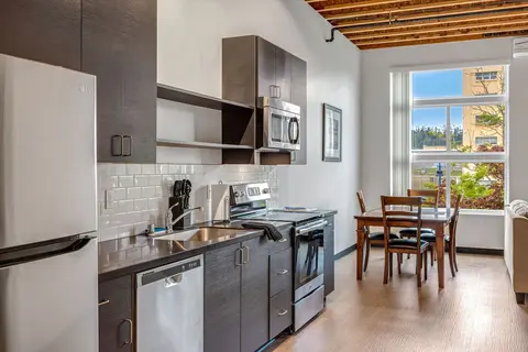 Roxy Condo 203 in Bremerton