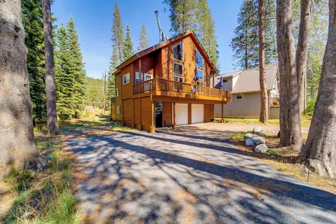 Snowshoe & Sled On-site! Soda Springs Cabin