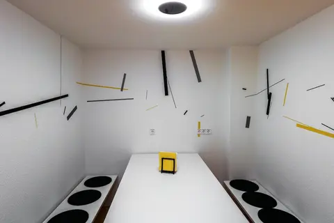 Nice and clean hostel room for 3 2C