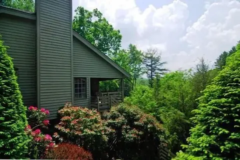 Stewart's Path Apartment