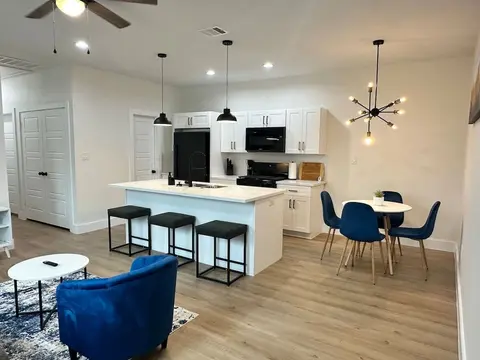 Quiet 3BR Home Fast Access to IAH Downtown