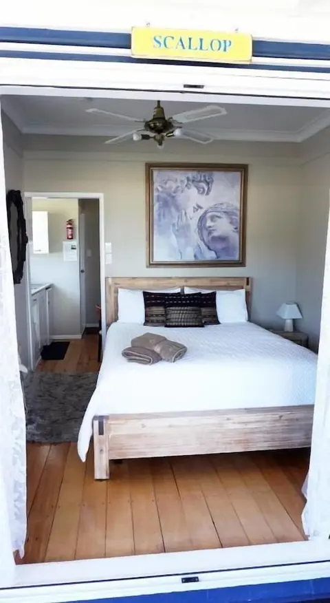 Nana Glad's Beach Front Accommodation