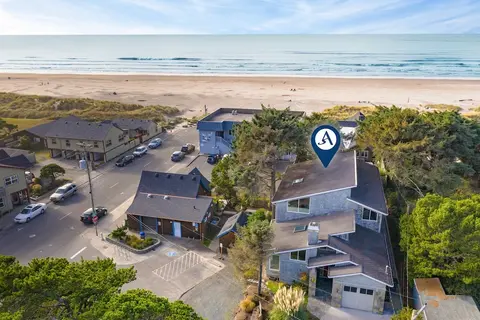 Villa Manzanita by Avantstay Hot Tub, 1 Block to Beach/town, Chef's Kitchen