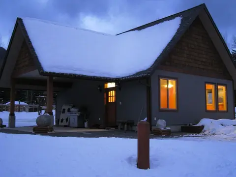 Mountain Town Properties Aladar's Guest Cabin