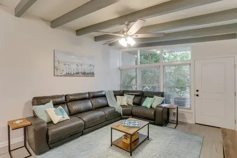 Bright Jekyll Island Home w/ Deck < 1 Mi to Beach