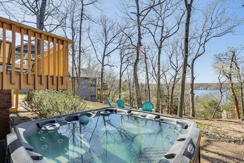 Luxury Lake Home, Amazing Views, Resort Amenities