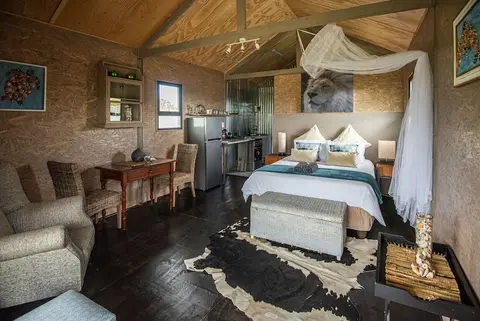Sleep Whiskers Away From the Lions and " Feel " Them Roar! Cabin 2