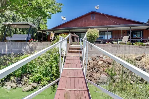 Lakefront California Townhome Near Wineries!