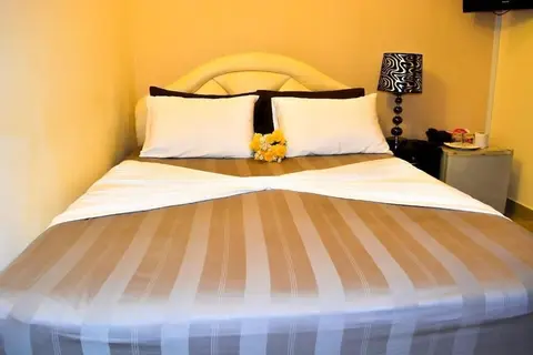 BEACH PALACE HOTEL