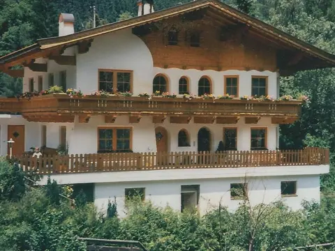 Comfortable Apartment in Mayrhofen With Garden
