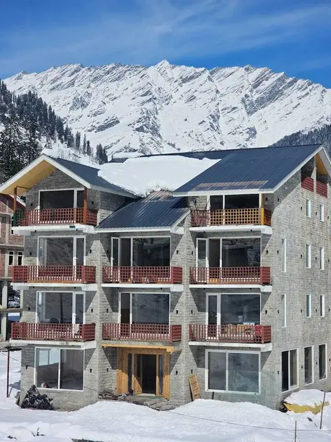 Hotel Patalsu