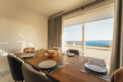 Bright Apartment With Sea Valley Views BBQ
