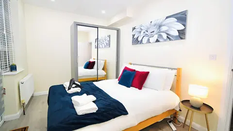 F3 Cranbrook Stunning Apt Free Parking