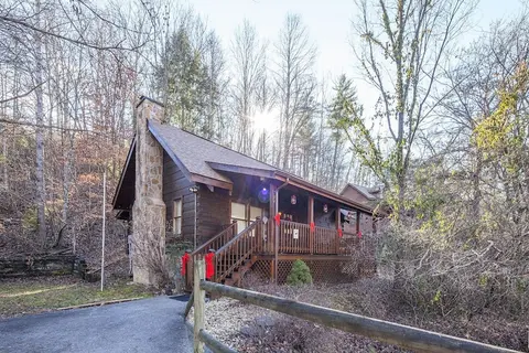Er38b - Grandma's Hideaway - Great Location! Close To Town 1 Bedroom Cabin by RedAwning