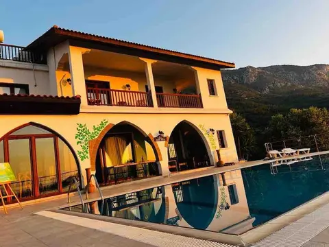 "villa She Ruz "