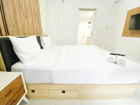 Homey 1Br Without Living Room At Amartha View Apartment