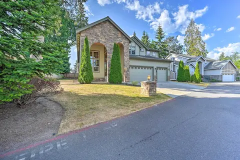 Spacious Kirkland Home 15 Mi to Dtwn Seattle!