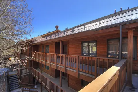 Tyra Chalet 336 - Ski-In/Ski-Out by RedAwning