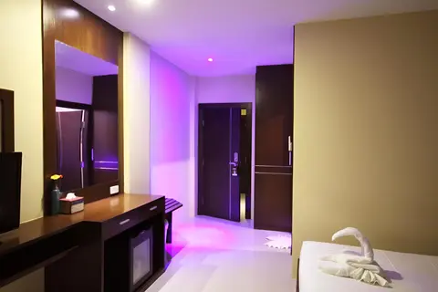 Silver Sand Suites