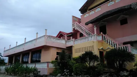 Beachview Pink Lodge