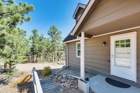 Quiet + Peaceful Home in Allenspark w/ Deck!