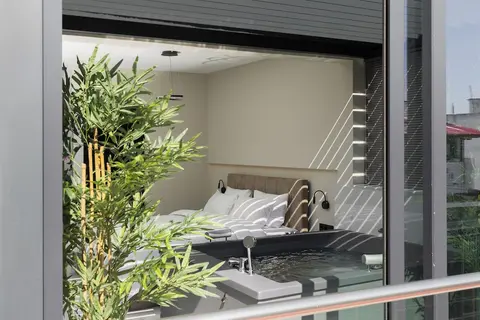 Ophelia Suites by halu!