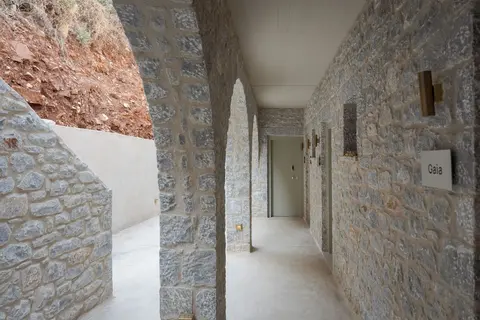Yerma Suites Limeni