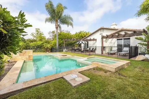 Gated Home With Pool Hot Tub