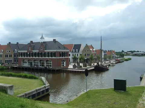 Cozy Holiday Home by the Dike in a Quiet Location at Lauwersmeer