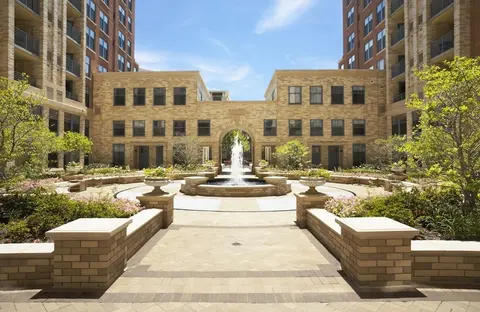 Great Condo at Pentagon City