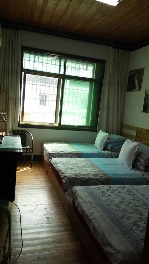 Fenghuang Yuhe Xiaoju Inn