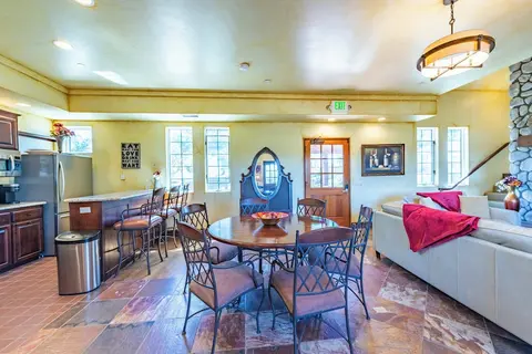 Santellan Inn