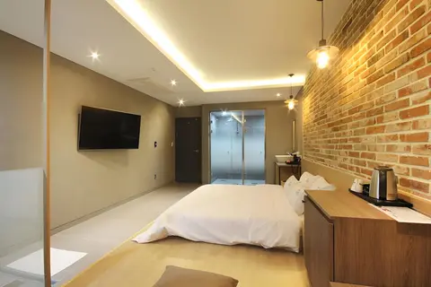Changwon Jinhae Yongwon Hotel VIN